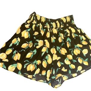 Victoria’s Secret PINK Dressy Flowy Black and Yellow Lemon Shorts Size Medium